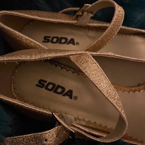 Gold Glittery Heels - Picture 5 of 5